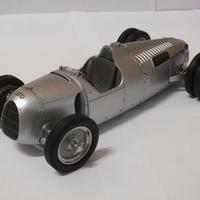 Auto Union Type C 1936/37  1/18  CMC