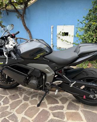 Triumph Daytona 660