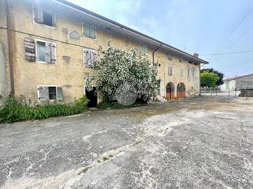 RUSTICO A RIVOLI VERONESE