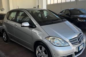 Mercedes classe A 1.5 benzina neopatentati