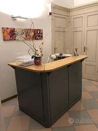 Mobile reception studio/ufficio e arredi sala atte