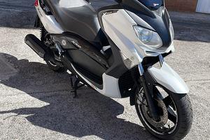 Yamaha x-max