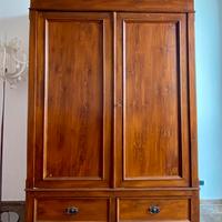 Armadio in legno antiquariato