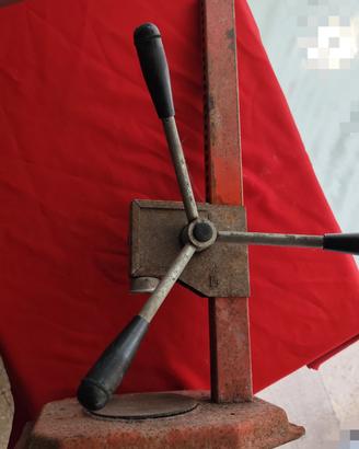 tappatrice a colonna a cremagliera vintage