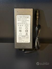 Caricatore 60V 2A Scooter o bici elettrica 67.2V