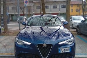 Alfa Romeo Giulia at8 2.2 180cv business sport