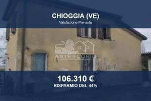Immobile in asta di 257 m² con più di 5 locali a C