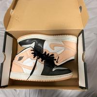 AIR JORDAN 1 MID