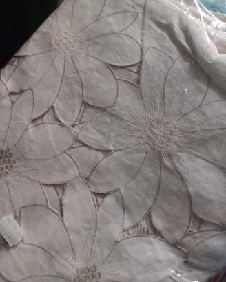 coperta beige intagliata