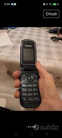 cellulare vintage a conchiglia Samsung E1270 