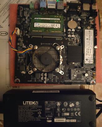 Scheda madre con cpu, ram, M2 sata e alimentatore