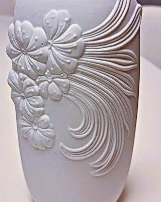 Vaso porcellana biscuit anni ’70 di Kaiser Germany