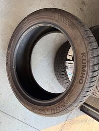 Gomme  invernali Kumho 215/50 R18 - 92 V