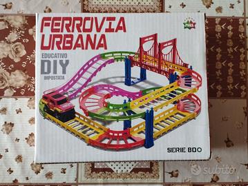 Pista ferroviaria piu set aeroplani