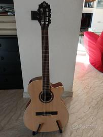 Chitarra classica elettrificata