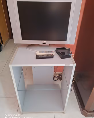 TV ( compreso di mobiletto)