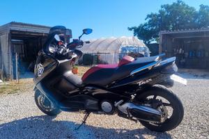 Yamaha Tmax 