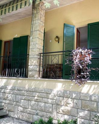 Elegante Villa Singola con giardino A Orzinuovi Ce