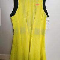 vestito sportivo Nike 