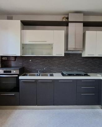 Polesella, spazioso quadrilocale con garage