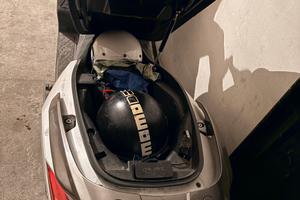 Scooter Kymco 200i dowtown