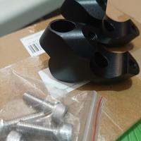 Riser per manubrio moto a sezione 28 mm