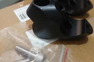 Riser per manubrio moto a sezione 28 mm