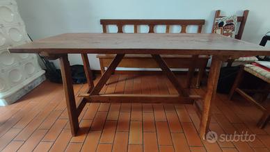 Tavolo e panca in legno antico
