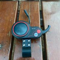 Acceleratore monopattino elettrico 