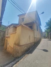 Soluzione semindipendente Giffoni Sei Casali