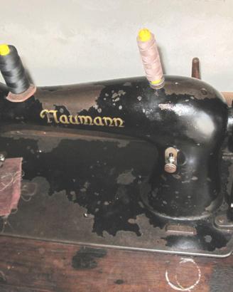 Macchina per cucire funzionante vintage