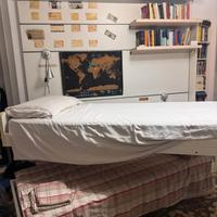 Letti a castello mobili e parete attrezzata