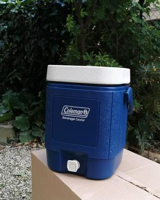 Contenitore frigorifero per liquidi