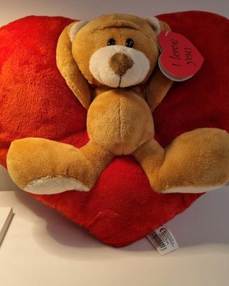 Peluche cuscino cuore con orsetto - SAN VALENTINO
