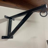 Gancio per sacco da boxe