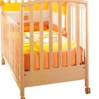 Culla . Abbigliamento bimba