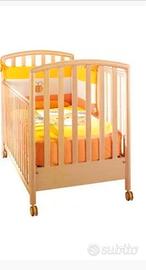 Culla . Abbigliamento bimba