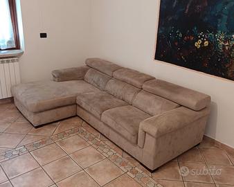 Divano con chaise longue