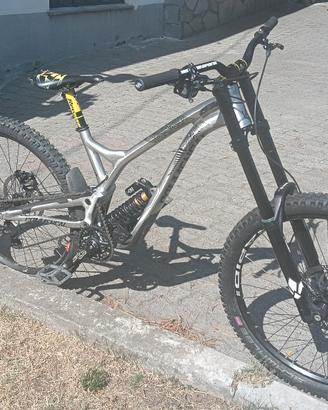 commencal supreme dh v4.2 tg L