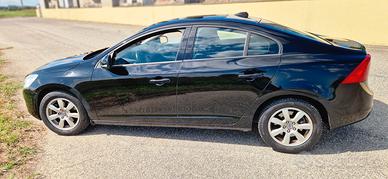 Volvo S60 D2 MOMENTUM