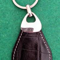 Portachiavi unisex, in cuoio nero e metallo