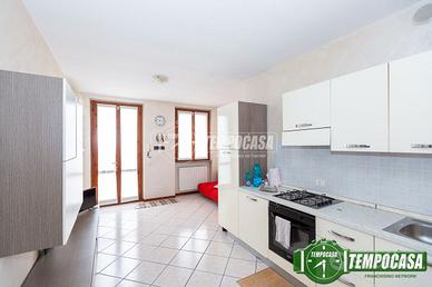 3 LOCALI PRIMO PIANO CON BOX