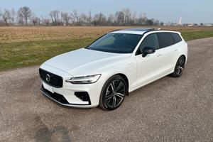 V60 T6 Plug in R Design 18Kwh