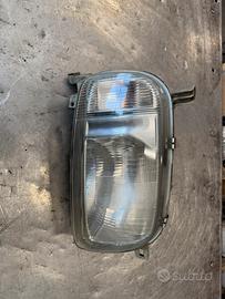 Faro Nissan Micra K11