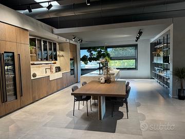 Cucina con isola di altissima qualità scontata