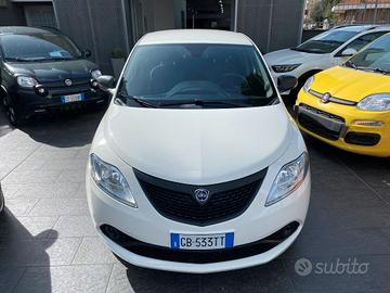 Lancia Ypsilon 1.0 FireFly 5 porte S&S Hybrid Ecoc
