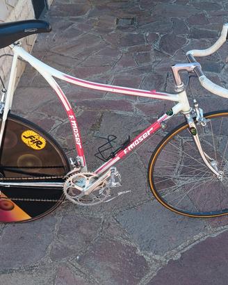 Moser va por la hora bici vintage da corsa