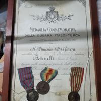 Diploma con medaglie