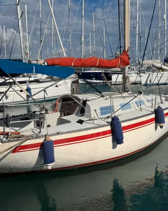 Everitt 29 a vela – Yanmar diesel – 6 posti letto