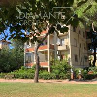 Appartamento con giardino e vista lago